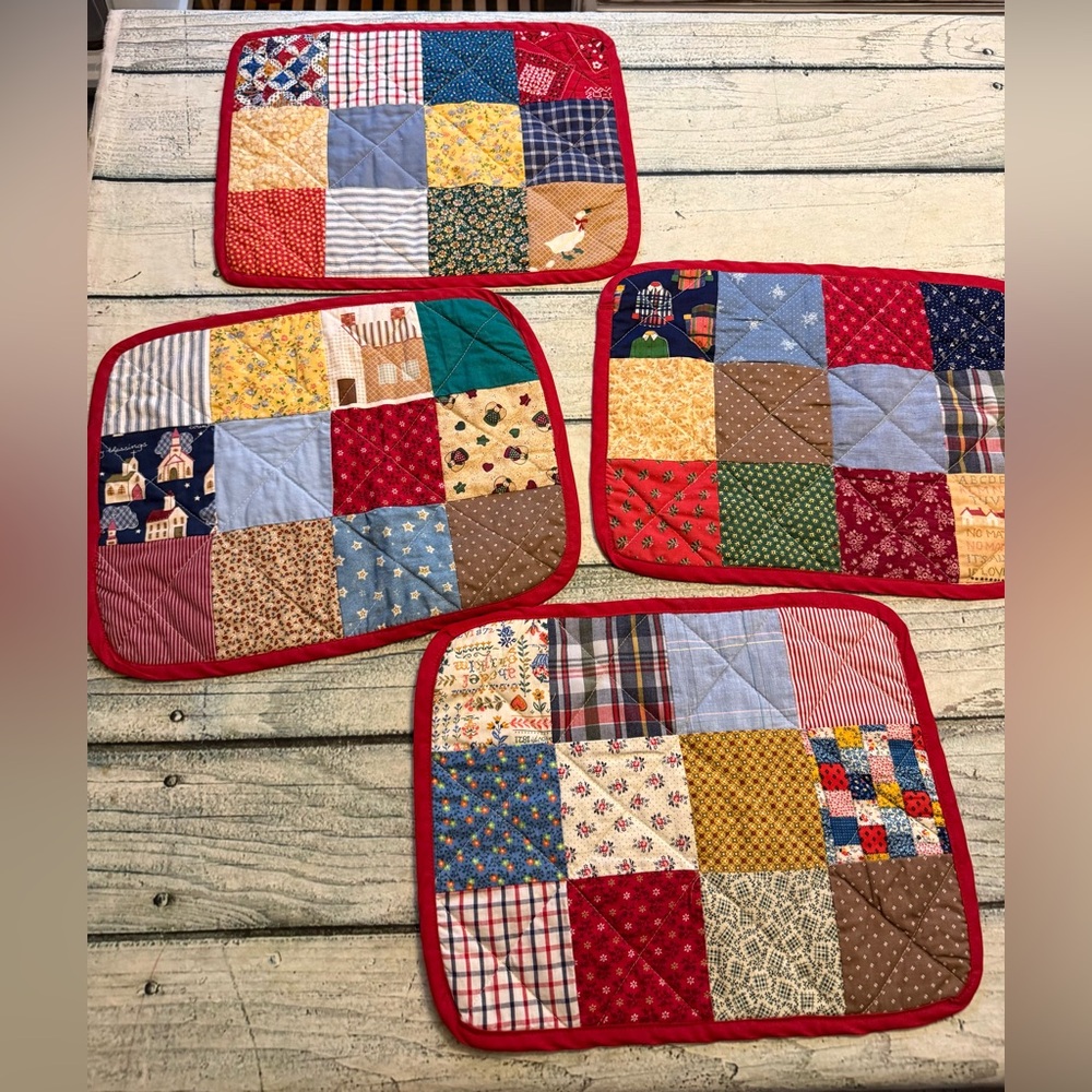 Cute vintage Grandmacore country primitive handmade quilt squares 4 placemats.